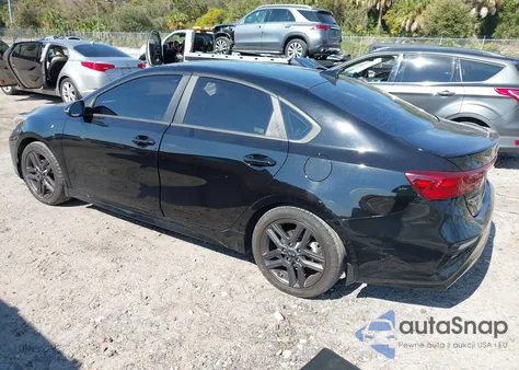 2021 Kia Forte Gt-Line z USA, uszkodzony, nr VIN 3KPF34AD7ME297467